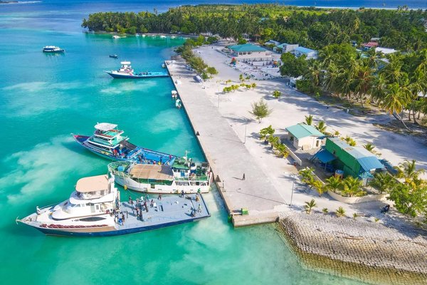 ފިޔޯރީގައި މަސް ހިފަން އުޅުނު މީހަކު ގެނބިގެން މަރުވެއްޖެ