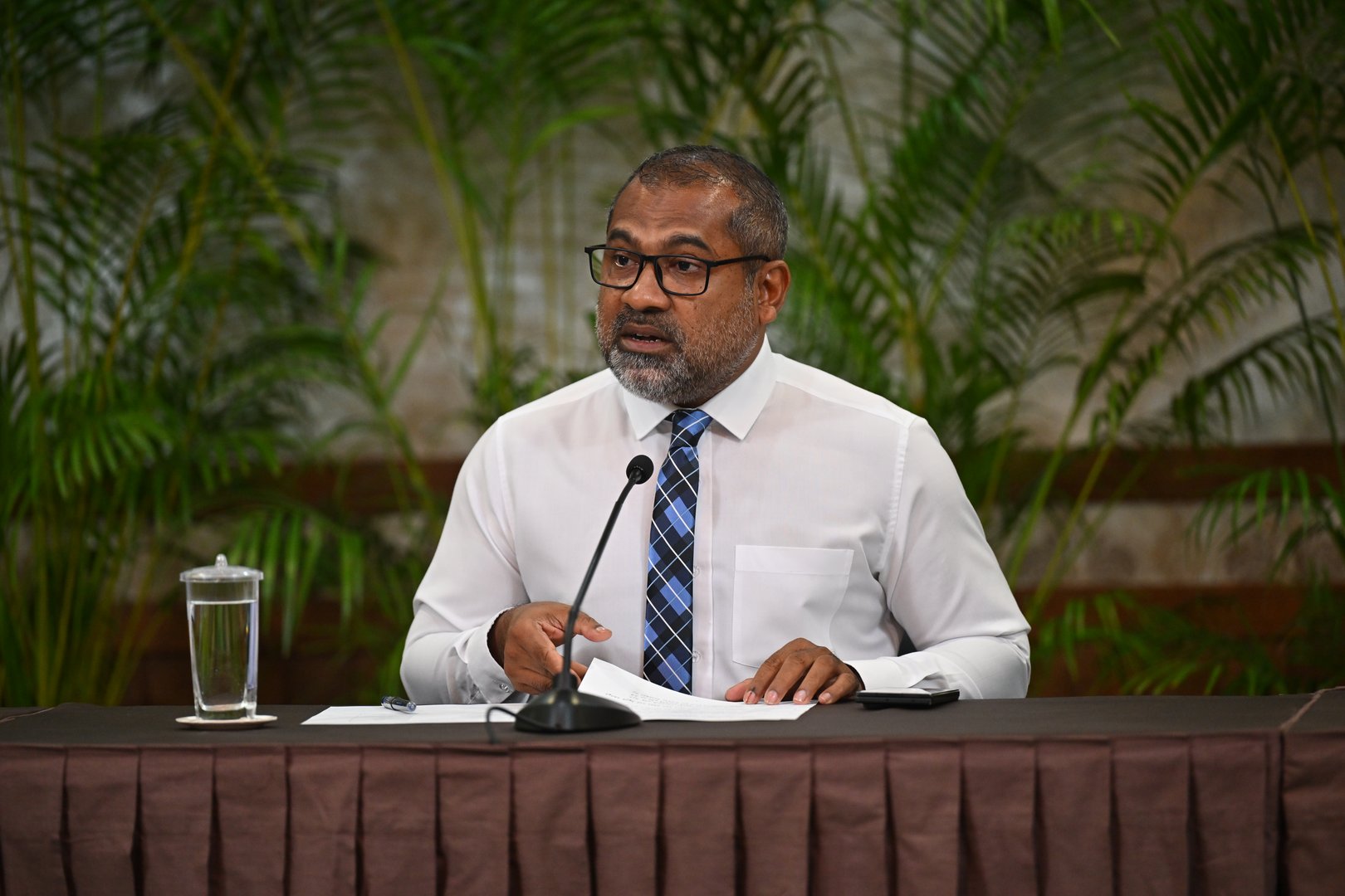 ފޮރިން މިނިސްޓަރު-- އަބްދުﷲ ހަލީލް 